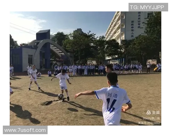 成都足球队的拼搏之路与梦想追逐的精彩历程回顾